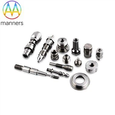 Titánová spojovacia tyč motora